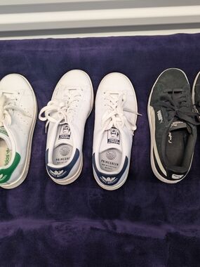 White Adidas Stan Smith Sneakers with Navy Heel Tab